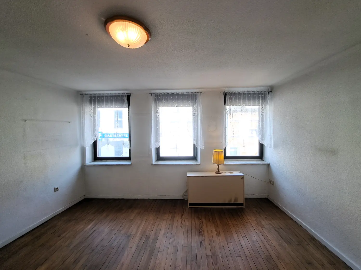 Immobilienperle Veronika Löffler, Esszimmer mit Esstisch für 6 Personen