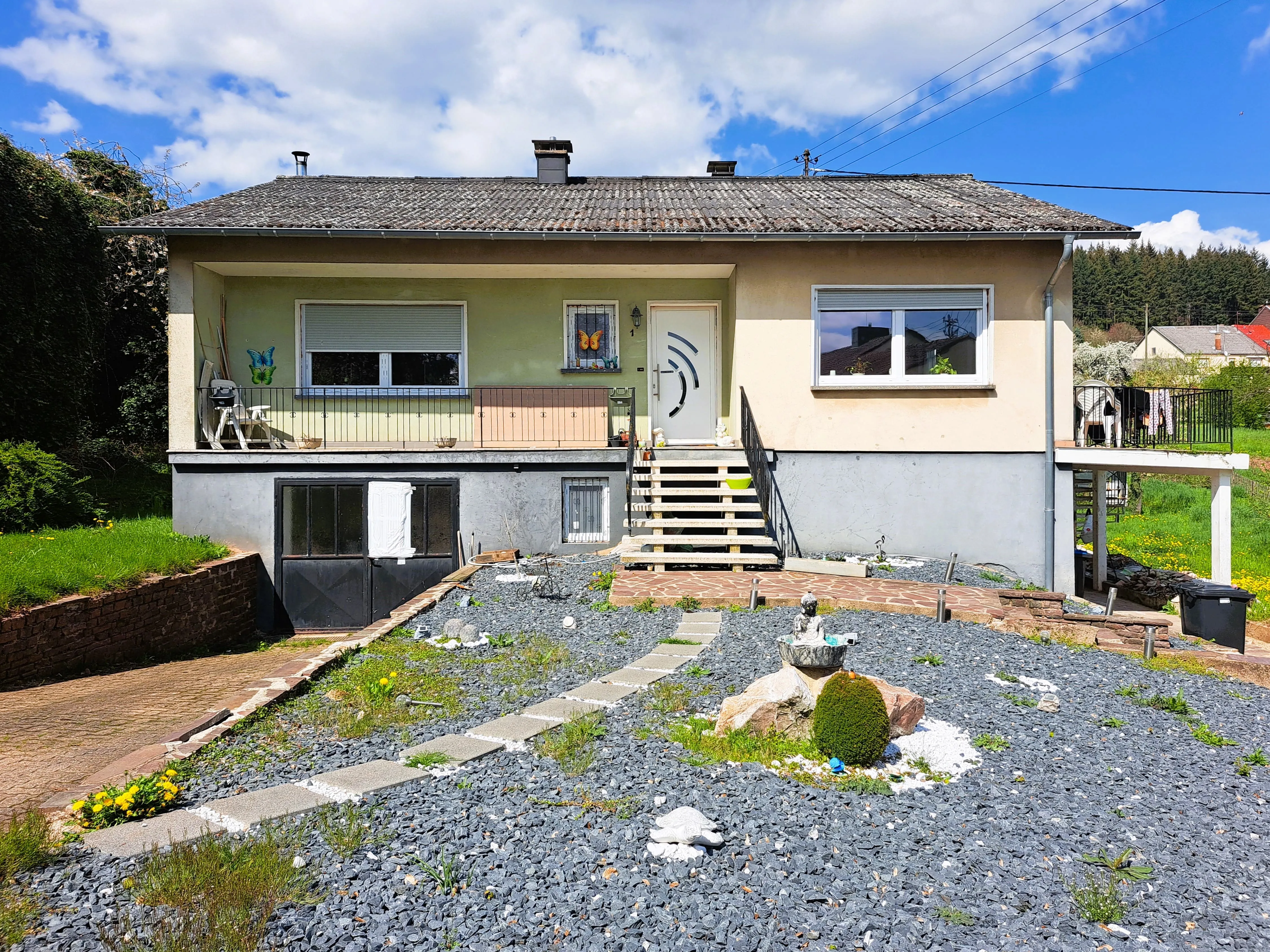 Immobilienperle Veronika Löffler, Haus
