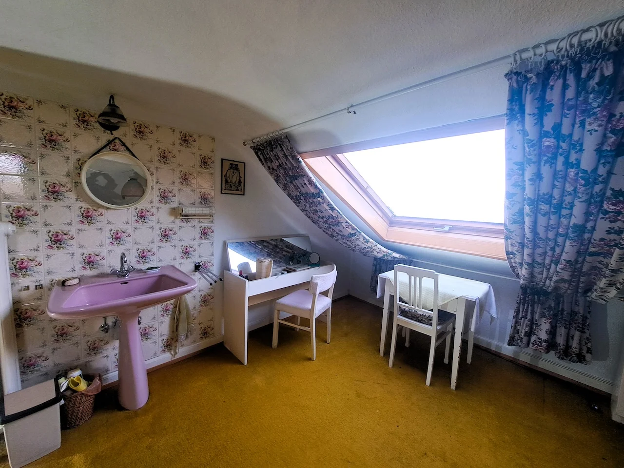 Immobilienperle Veronika Löffler, Fernsehraum
