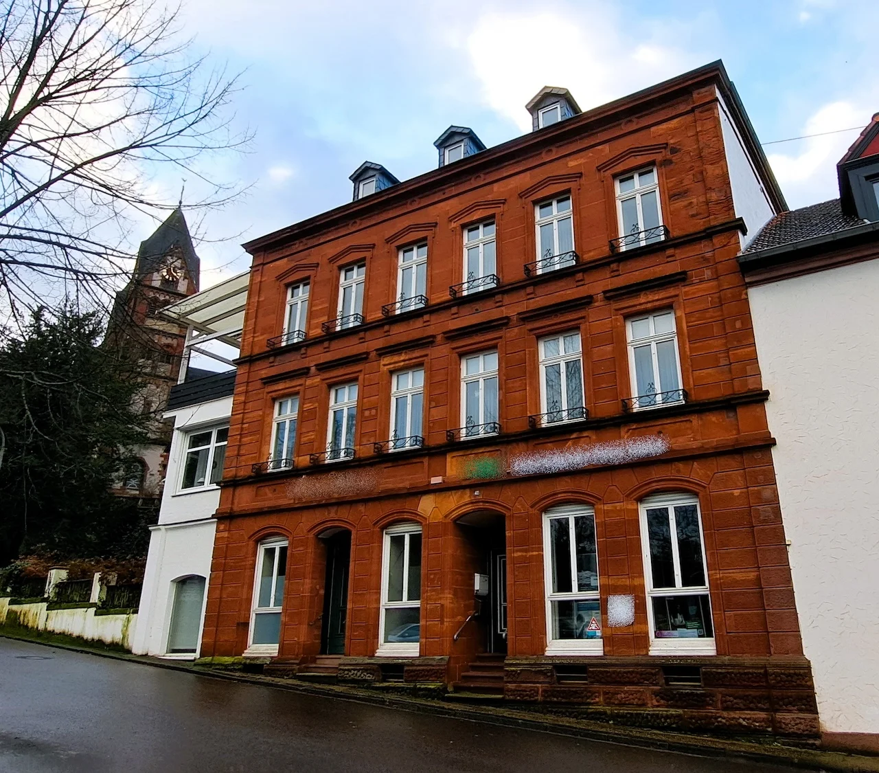 Immobilienperle Veronika Löffler, Haus