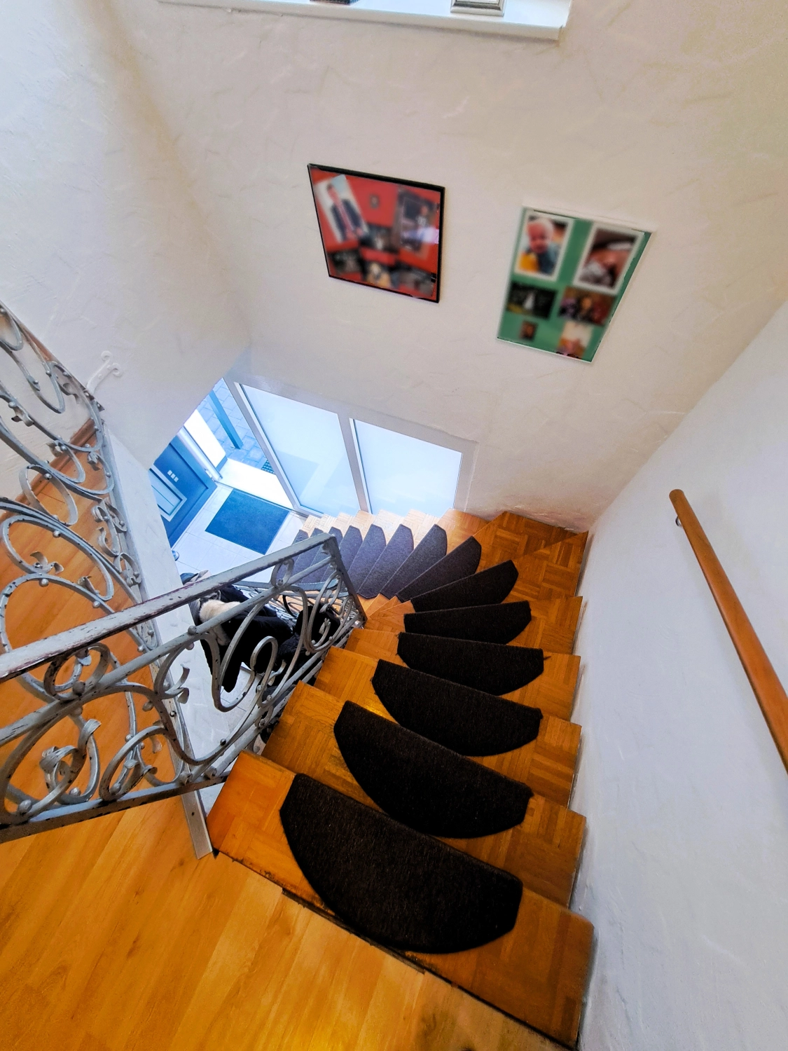 Immobilienperle Veronika Löffler, Haus innen, Treppe